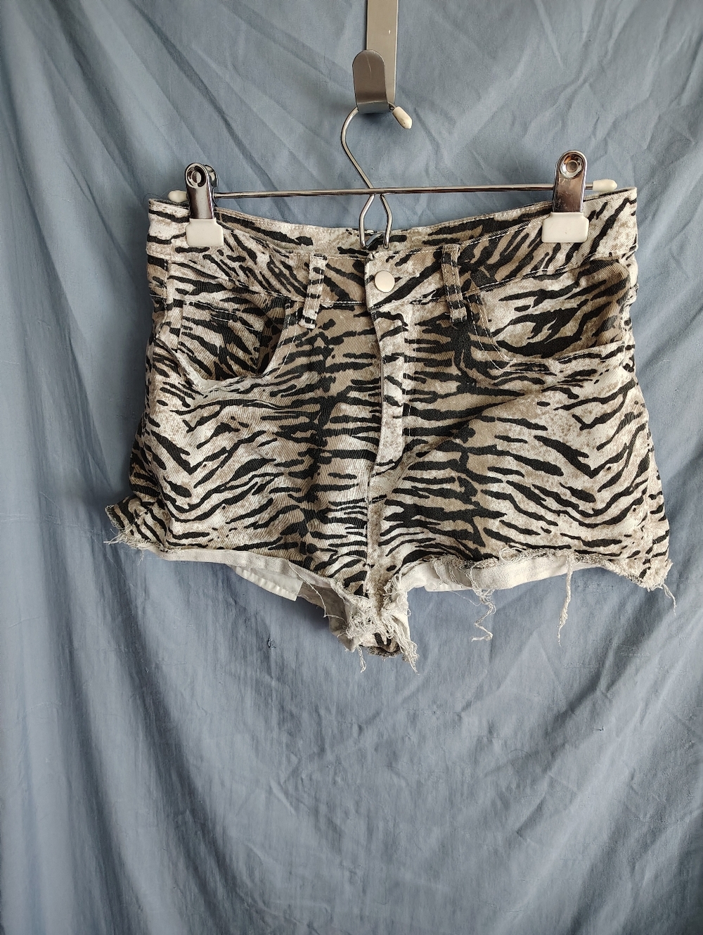 Y2K Zebra Print Denim Shorts High Rise Distressed Frayed Hem 28" Waist